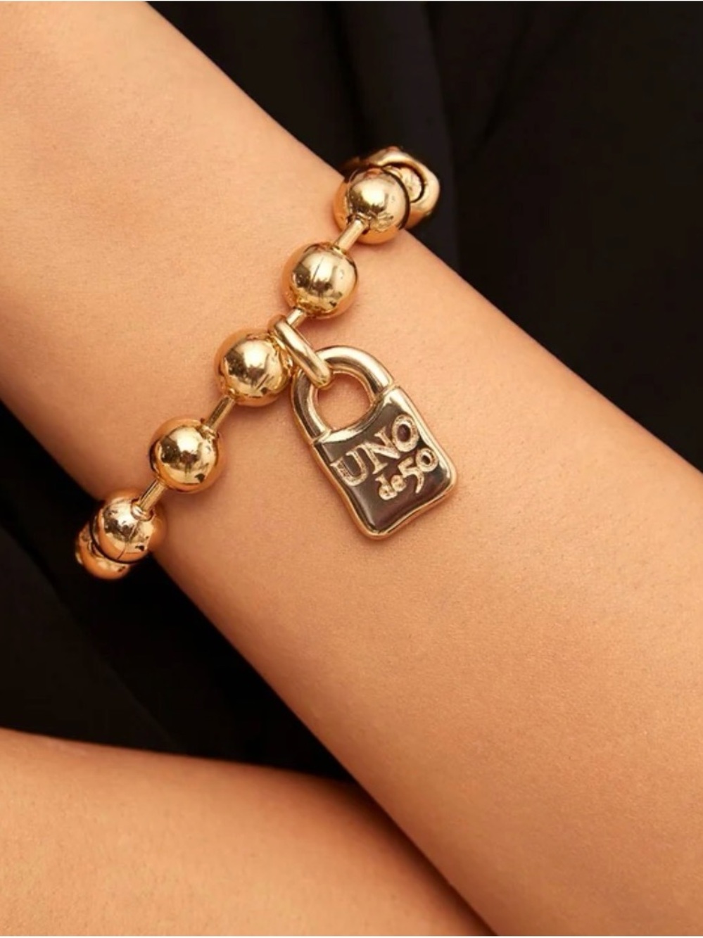 UNO de 50 Gold Beaded Bracelet